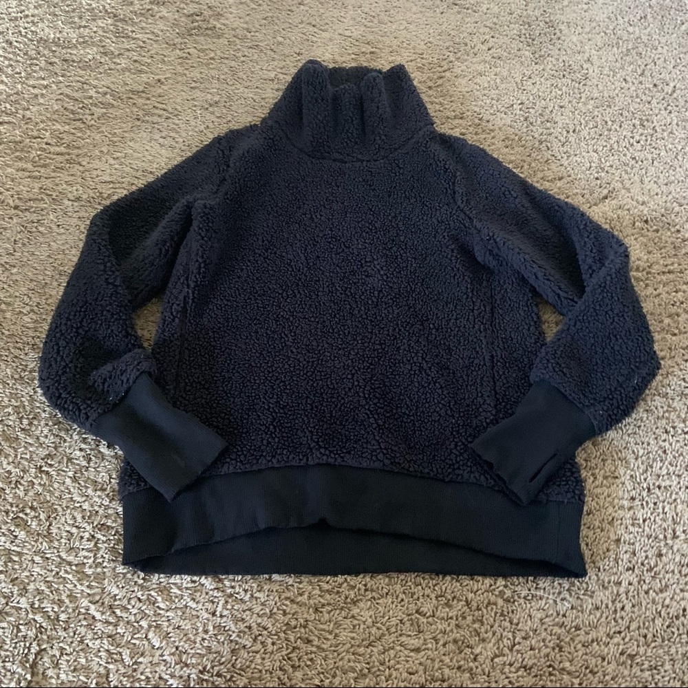 Athleta Sherpa pullover size M